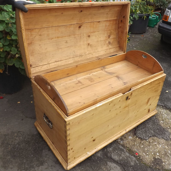 Fachhandel für antike Möbel und Vintage