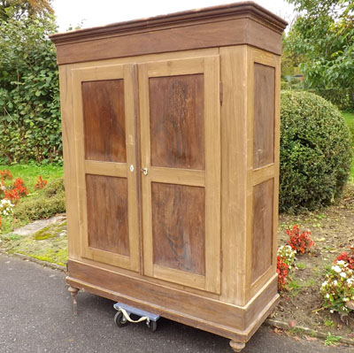 Fachhandel für antike Möbel und Vintage