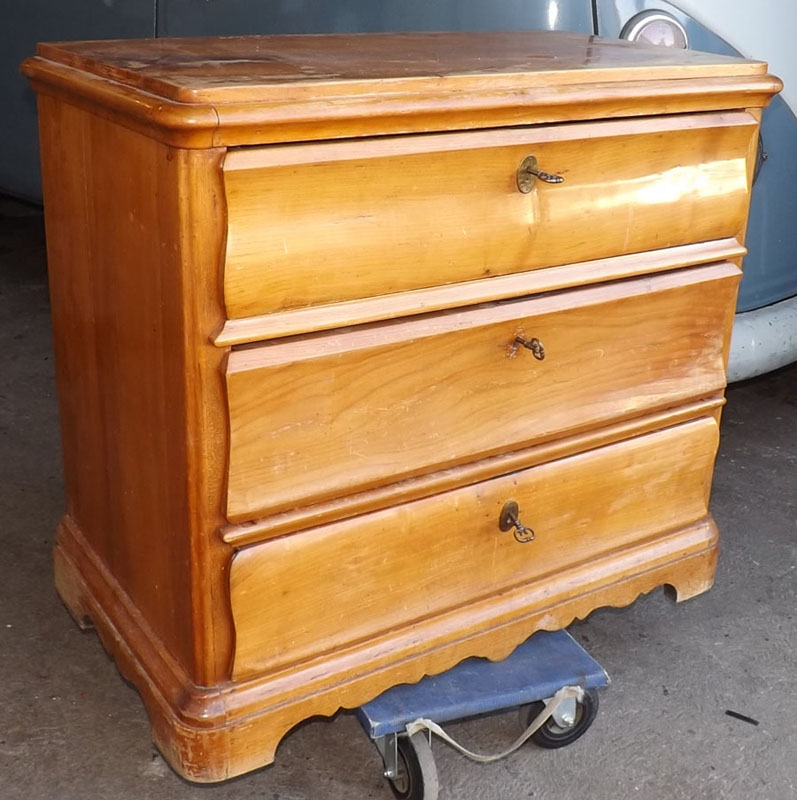 Fachhandel für antike Möbel und Vintage