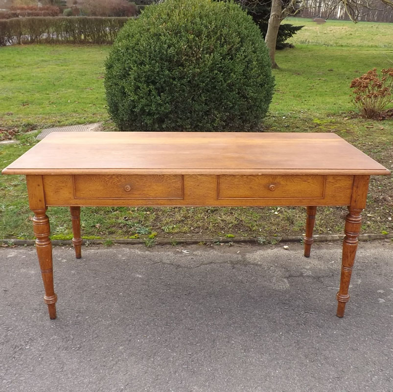 Fachhandel für antike Möbel und Vintage