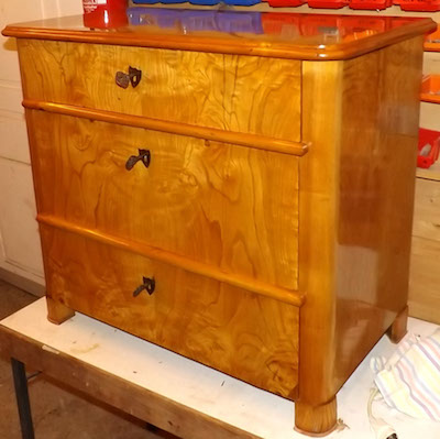 Fachhandel für antike Möbel und Vintage