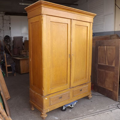 Fachhandel für antike Möbel und Vintage