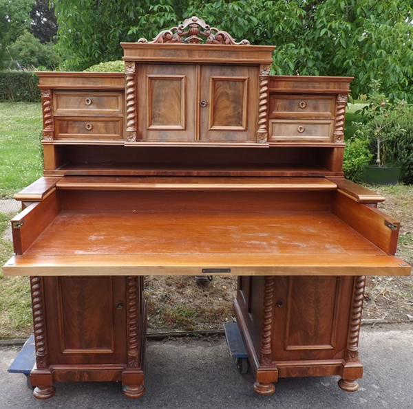 Fachhandel für antike Möbel und Vintage