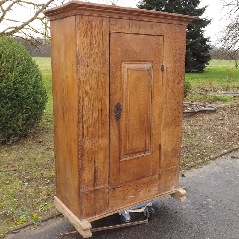 Fachhandel für antike Möbel und Vintage