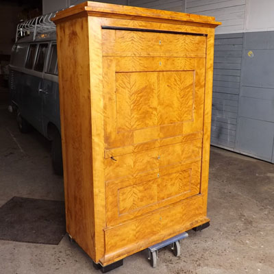 Fachhandel für antike Möbel und Vintage