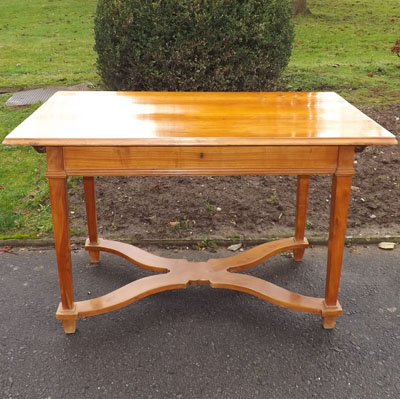 Fachhandel für antike Biedermeier Möbel in Kirschbaum