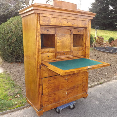 Fachhandel für antike Möbel und Vintage