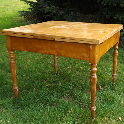 Fachhandel für antike Möbel und Vintage