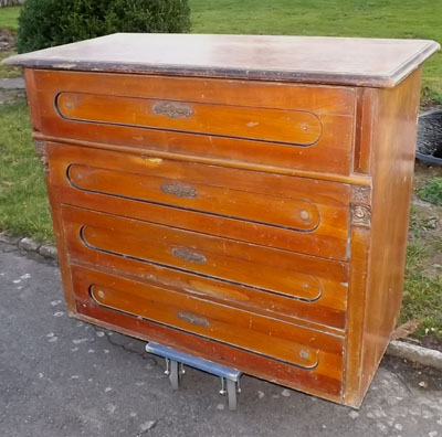 Fachhandel für antike Möbel und Vintage