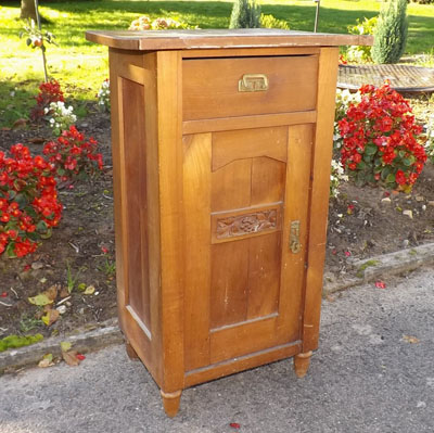 Fachhandel für antike Möbel und Vintage