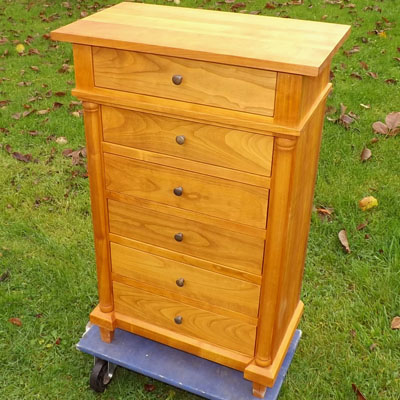 Fachhandel für antike Möbel und Vintage