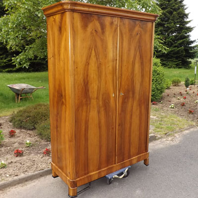 Fachhandel für antike Möbel und Vintage