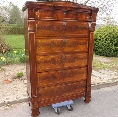 Fachhandel für antike Möbel und Vintage