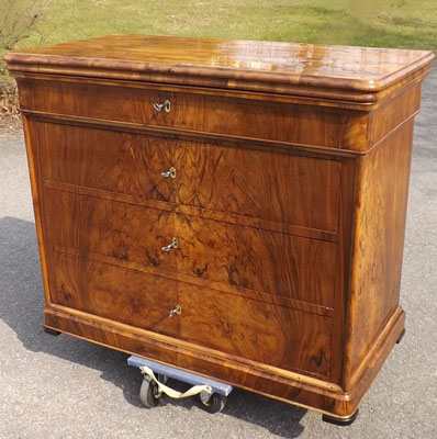 Fachhandel für antike Möbel und Vintage