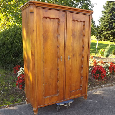 Fachhandel für antike Biedermeier Möbel in Kirschbaum